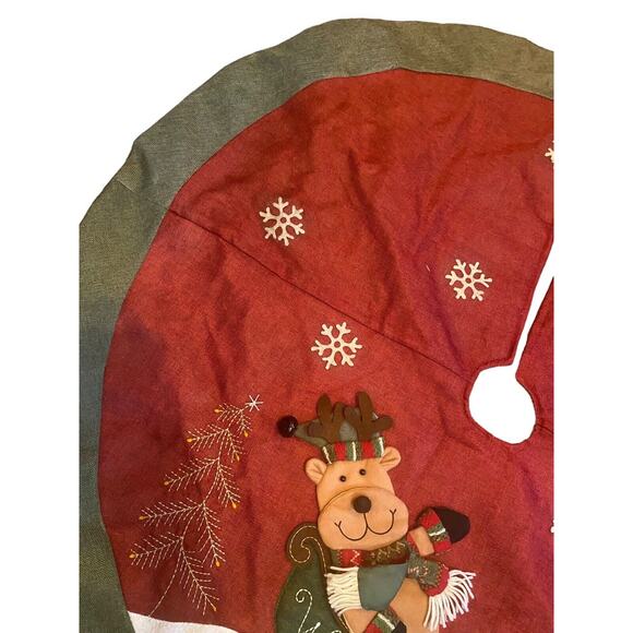 Christmas Tree Skirt Whimsical Skiing Reindeer Green Backing Large 48" Across - Picture 3 of 7
